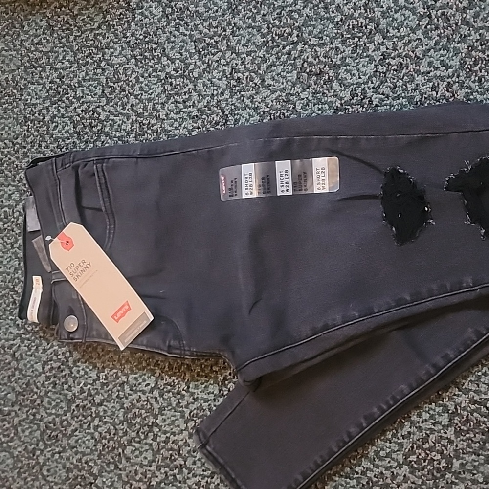 Brand new black 710 super skinny hyperstretch levis size 6 short w28 l 28